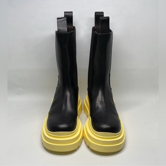 Bottega Veneta Contrast-Sole Leather Tire Chelsea
Boots size 37 main image 5
